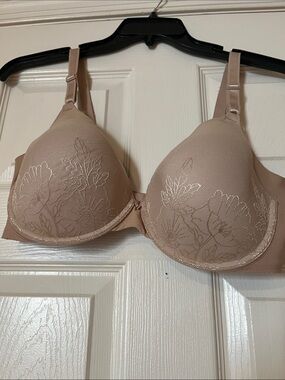 Everyday Molded Underwire Bra with Floral Embroidery — Nude